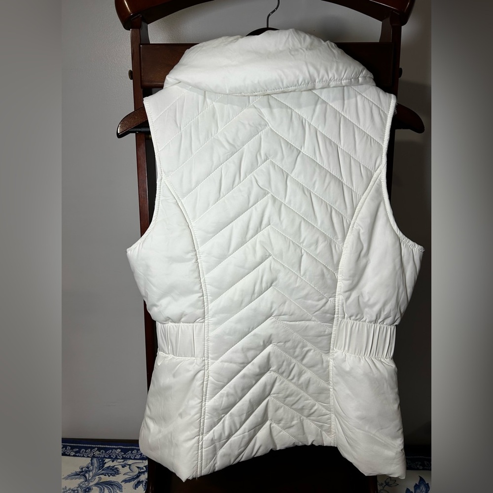 White House Black Market White Quilted Sleeveless Vest Women’s Medium - Picture 3 of 5